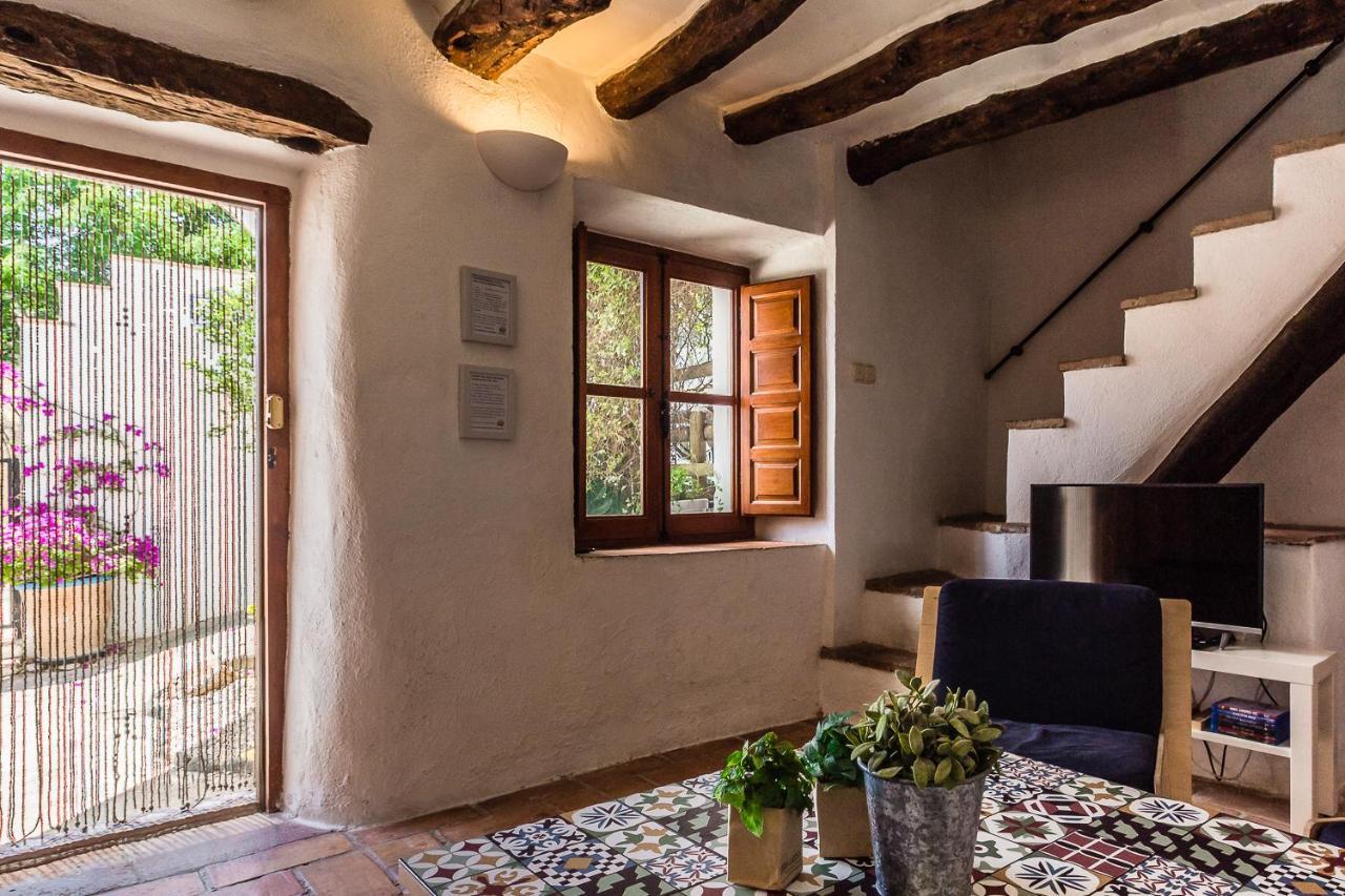 Hébergement de vacances Casa Mundo - 16th Century Traditional White With Pool *