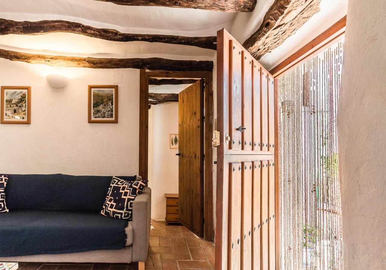 Hébergement de vacances Casa Mundo - 16th Century Traditional White With Pool