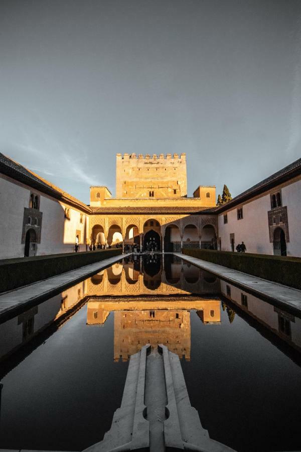 Dom wakacyjny Casa Mundo - 16th Century Traditional White With Pool